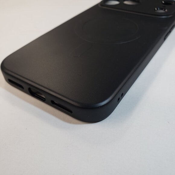 Magnetic Slim Case for iPhone 17 Pro Max 6.9 Inch. Black. JETech - Picture 8 of 10